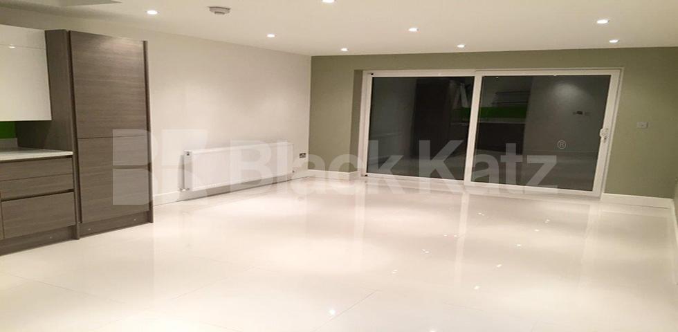 			UNDER OFFER, 2 Bedroom, 1 bath, 1 reception Apartment			 Shakespeare Rd, Poets Corner Brixton